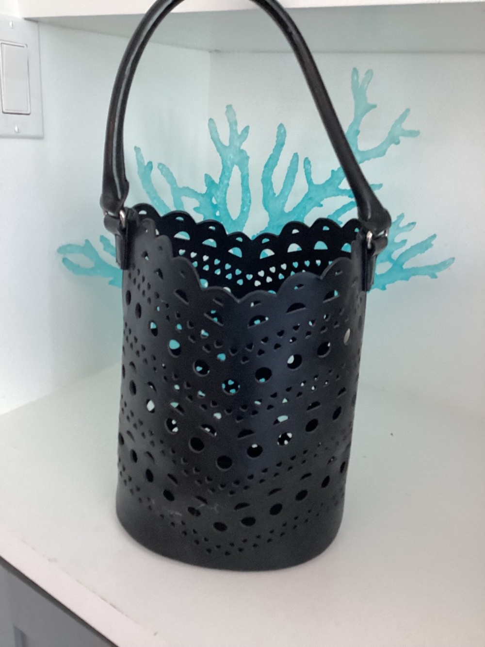 NEIMAN MARCUS BLACK PATENT LEATHER LASER CUT ALAIA STYLE HANDBAG PURSE MEDIUM